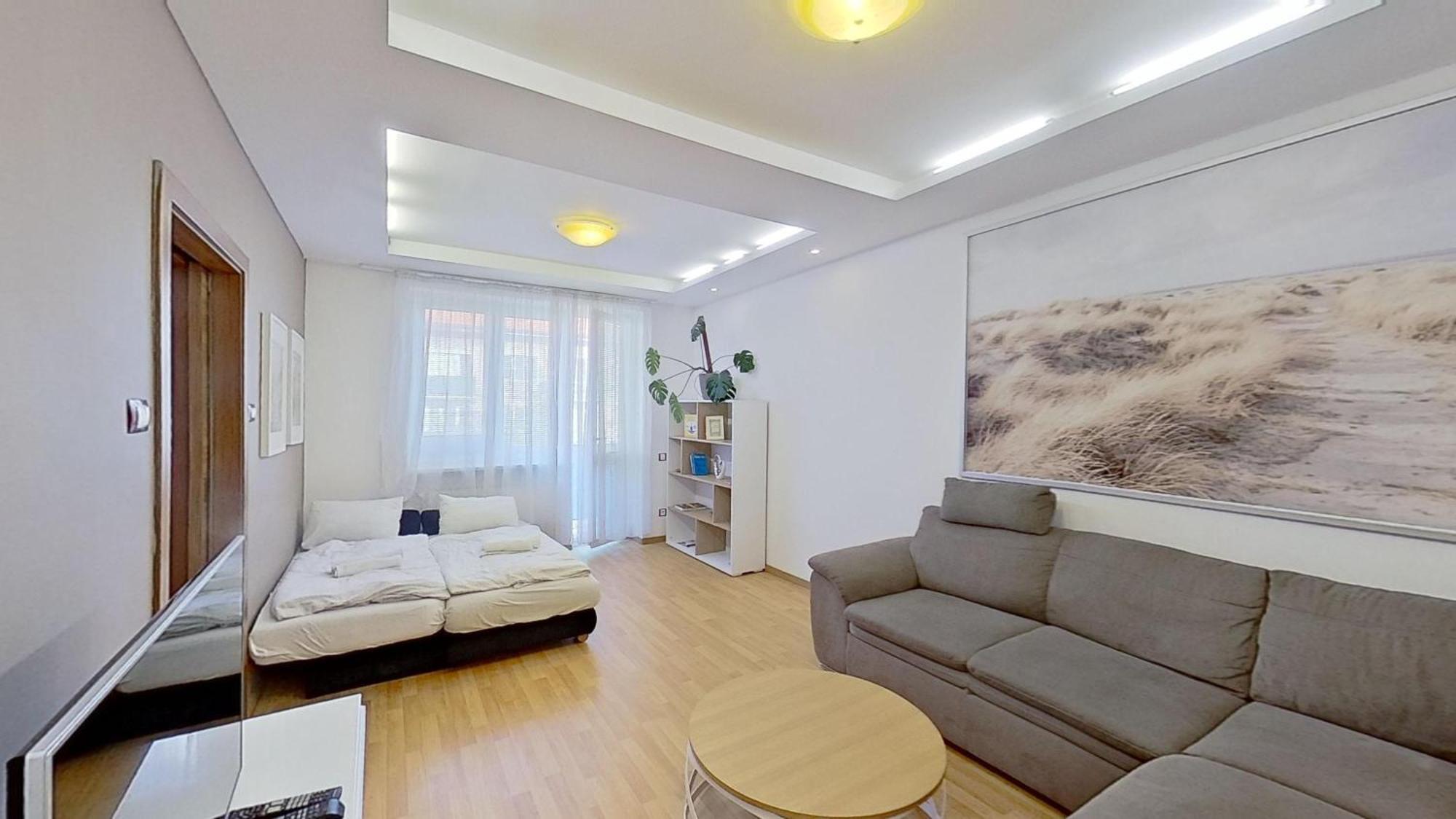2Br Apt With Free Garage Parking, Close To The Historic Centre Bratislava Bagian luar foto