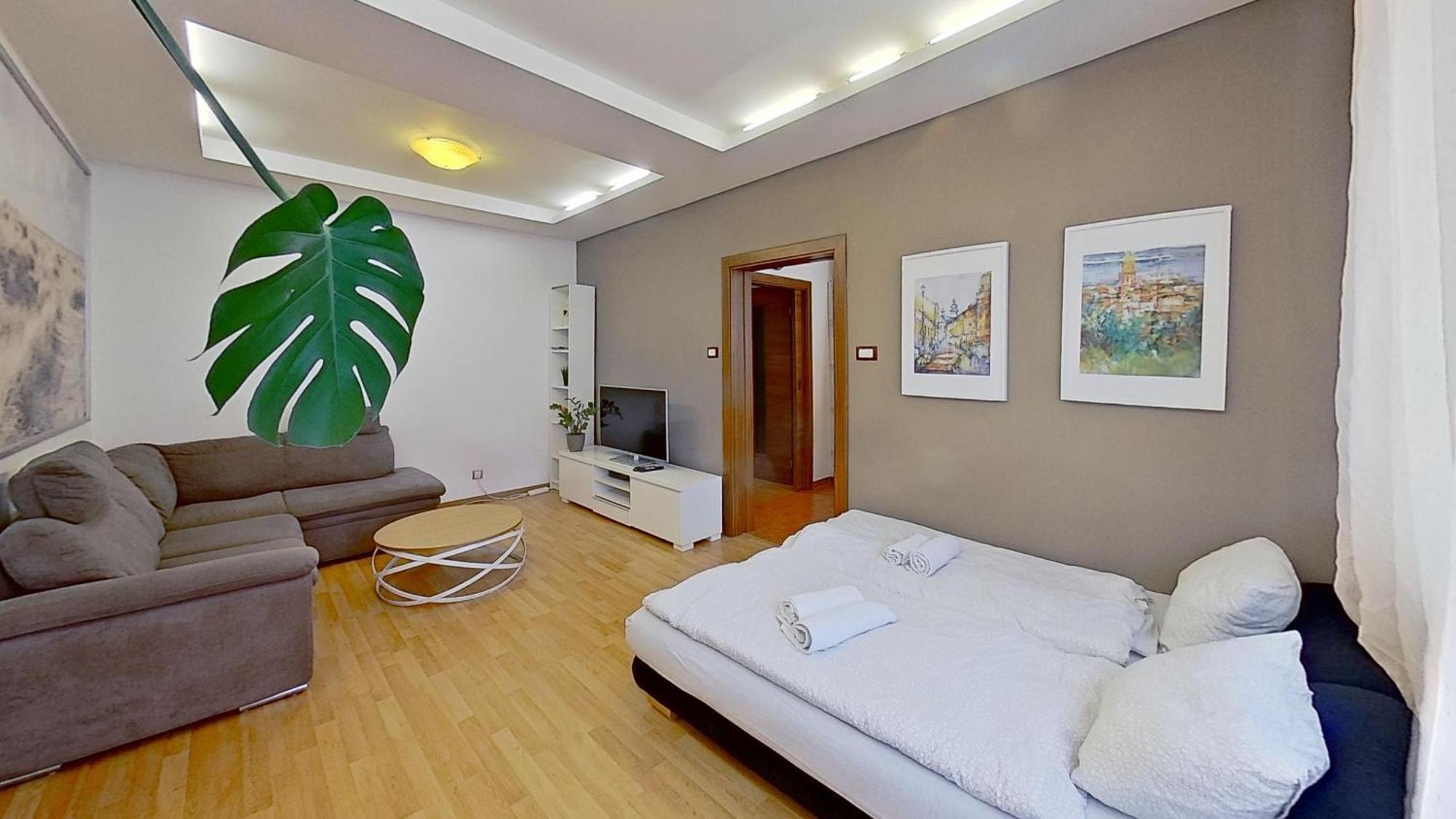 2Br Apt With Free Garage Parking, Close To The Historic Centre Bratislava Bagian luar foto